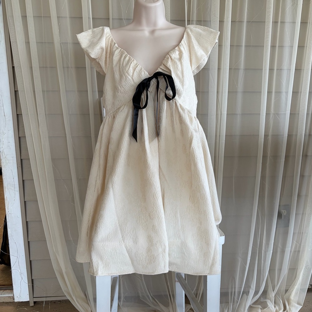 Trixxi Womens Short Sleeve Juniors Babydoll Dress. NWOT